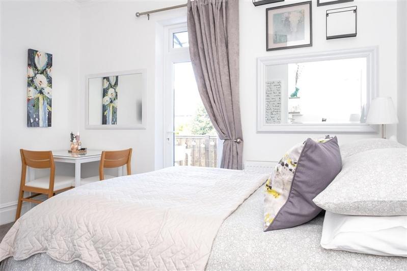 Bed and Breakfast Mory House à Bornemouth Extérieur photo
