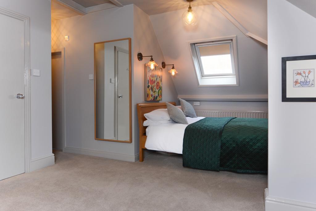 Bed and Breakfast Mory House à Bornemouth Extérieur photo